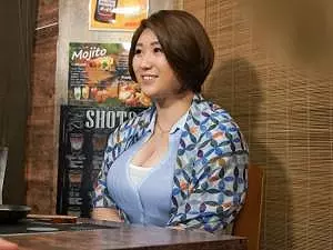 「子供がいるから&hellip;」まだまだ遊びたい盛りの欲求不満妻！！ほろ酔い気分で連れ込まれると熟れ始めのスケベボディを明け渡し&hellip;
