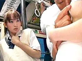 目の前のOLさんが痴漢どころかレ○プされてる！突然の出来事に驚いて固まってたら巻き込まれてしまったポニテjk！