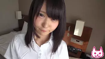 【素人ハメ撮り】アヒル口かわぇえぇ！女子大生ナンパ&times;ホテル♡爆乳巨乳ロリ美少女JDが男と本番セックス撮影＠キス立ちバック