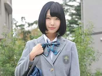 〖素人ナンパ〗『んっ、イキそう&hellip;&hearts;』スレンダーな制服美少女が美脚で悩殺！足コキ＆激ハメで感じる悶絶Fuck