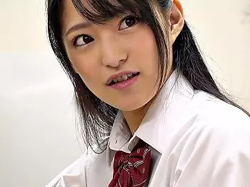 このＪＫちゃん小島〇璃子に激似じゃねえか！ママ連れ子のロリっ子が義理パパを純白パンツチラ見せで中出し挑発って狂ってるぜw