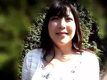 ＜三十路人妻！＞食い過ぎだろ！食べ物大好きデブ美魔女！童貞君とエチエチ発展すっぞ！！！