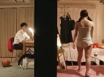 クレイジーな兄とひとつ屋根の下は最悪すぎる！？絶対に誰にも言えない秘密、兄のデカチンを口と膣穴で舐め続ける性奴隷の妹なｗ