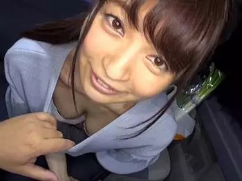 〚人妻ナンパ〛「おち●コいれてぇ♡」巨根挿入快楽のままに腰振りハメ撮りイキまくり☆彡