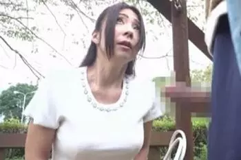 『そんなに求められたら&hellip;私もう&hellip;戻れない&hellip;』旦那だけでは満足できない淫ら熟女が汚らしい浮浪者を受け入れ膣内射精をされる！