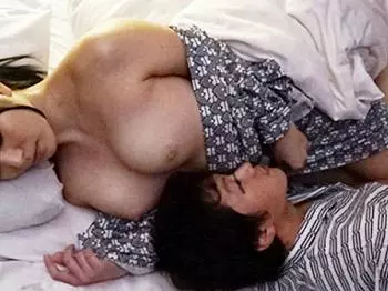 「乳見えっぞ‼ったまらな～ﾆﾔﾆﾔ」浴衣姿で乳露出して爆睡&rArr;衝撃の結末へ
