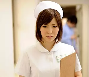 【ナース巨乳】ムラついた集団に囲まれて好き放題に犯され涙ぐむ美乳女