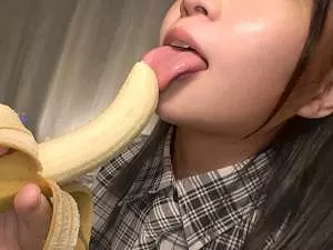【素人ナンパ】清楚系ビッチ（19）の本性が明らかに！！アイドル活動に励む少女はオマ●コ大好きなスケベっ娘だった！！
