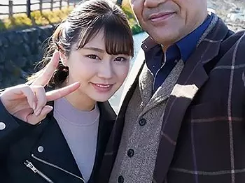【温泉&times;オジサン】アイドルフェイスのバリカワ女子さん!!温泉でオジサンの肉棒濃厚フェラ責めして口内射精までｗｗｗ