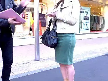 ＜人妻ナンパ！＞町で見かけたタイトスカート奥さんがゲットされてエチエチシチャウゾ！！！！