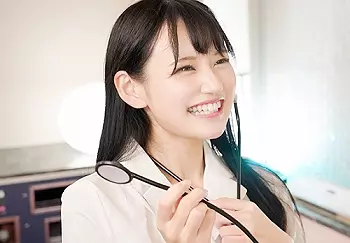 《ドS顔美女と童貞》「え、初めてなの？&hearts;ｗ」スレンダー美乳おっぱいの目力強めの清楚美人がチェリーくんと筆おろしSEX！ｗ