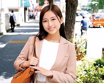 【素人ナンパ】「やっぱり本物のチンポの方が良いですよね…」賞金100万円に釣られてきた固定ディルド突っ込みチャレンジ!<