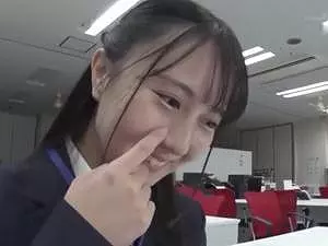 【SOD女子社員】「想像&hellip;うん&hellip;」3Pの妄想経験アリだという美少女OLが、なんとオフィスでリアル体験をしちゃいます！！