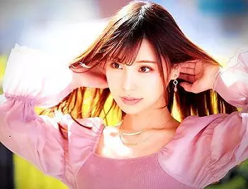 ＜星谷瞳＞金持ち専用のラウンジ店で働く美女がカメラの前で初脱ぎ初撮りズボハメSEX！