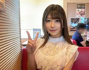【素人】撮ってるだけでパンツにシミが！濡れやすい？無言でうなずき、OKサイン。