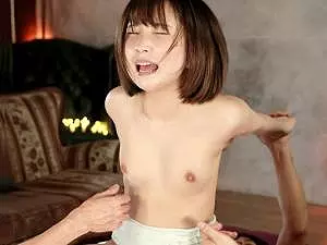 【低身長】「イッちゃう&hellip;イクッ&hellip;！！」143cmの子供みたいな美少女が見せる意外な一面！！大騒ぎしながらチ●ポをマン喫！
