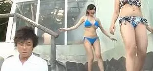 【スパリゾート&times;巨乳ビキニ】周りにも気づかれず悶絶♡ じわじわ攻める痴漢でトロトロに犯される至高の快感★