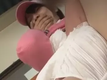 ゴルフの練習場に来たウブな美少女が手マンでアソコを濡らす☆ホールインワンSEX！