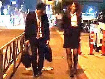 <美人上司の家へ!>「次飲みいこ…♡」酔っぱらって終電逃して先輩のお家にいくこといに・・流れでエチエチに!