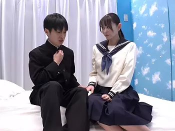 【MM号】『マジックミラー号からの脱出』受験生の高校生ペアが挑戦！彼氏持ちの幼馴染な制服美少女JKと近すぎ距離感で欲情！