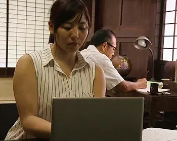 夫が刑に服することになり義父といっしょに暮らすようになった嫁が惹かれていく♡
