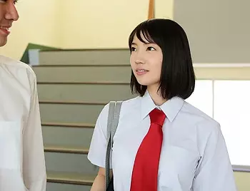 【幼馴染美少女】&rdquo;クソ&hellip;まさかあんな軽い男とデキてるなんて&hellip;&rdquo;好きな知り合いの控えめ女子校生がチャラ男に堕ちていた