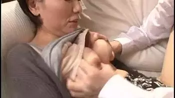 キャミから垂れる巨乳六十路熟女 内原美智子