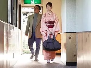 【温泉三舩みすず】美しい顔立ちに着物を脱ぎ性接待に明け暮れる美乳お姉さん