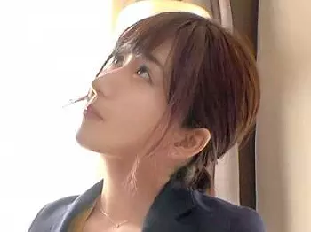 【素人】企画ナンパされた美脚＆脚長レッグ強調の寝バックセックスしてスカートスーツ着エロ黒パンストの美人がエロ乱れる！