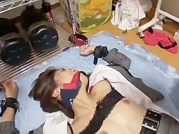 ☆拉致監禁・拘束レイプ｜無許可中出し・着衣セックス☆『うっうっ、、うっうーッ..』スレンダー美人秘書を連れ込み輪姦します