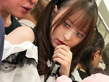 【痴漢レイプ】ロリ可愛い地雷系美少女を電車痴漢！大量潮吹きして羞恥の中出しレイプでアヘ顔エロ痙攣絶頂する巨尻パイパン娘