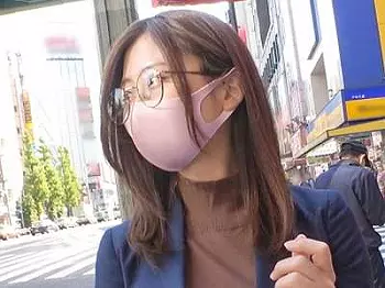 【キスハメ&times;素人】地味メガネの八重歯お姉さんがエロSEX！じゅるじゅる痴女りフェラ！ベロチュー対面座位！