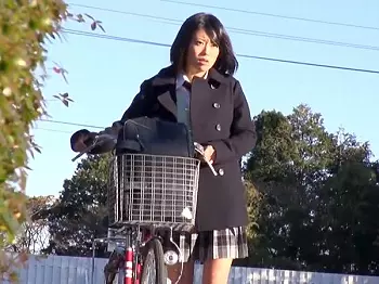 <連続射精×連続中出し>学校帰りのエロ貧乳JKを拉致って肉便器調教!大量潮吹きで痙攣するロリ奴隷を絶倫3Pの集団レイプ♡