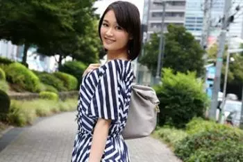 旦那の浮気の腹いせに他人棒との不倫SEXでHに乱れちゃうスレンダー美人奥様!