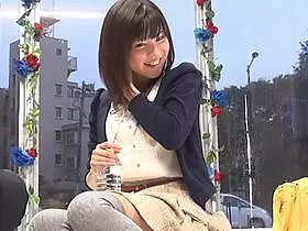アイドル級のルックス！お金に目がくらんで男友達と一線を越えちゃった美少女JD！マジックミラー号