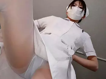 ＜乱暴ナース/M男~調教診察＞早く此処匂うのよ。超ハードに罵倒する白衣の天使が患者を逆痴漢するアダルト動画vvvvvvv