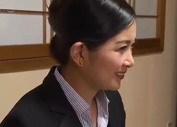 熟れた体が火照る日々！働く主婦は後輩との激しいファックで満たされる
