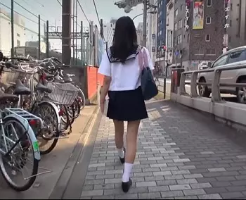 【セーラーJK】塾の先生に媚薬で強制発情、膣奥ガン突き&hellip;悔しいけど何度も痙攣イキしちゃう貧乳少女《レイプ》山井すず