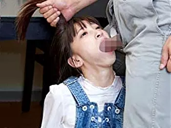 友達の娘を&rdquo;媚薬デカチン&rdquo;で鬼畜な喉奥調教！恐怖で失禁お漏らしのロリ貧乳奴隷を追撃ピストンで媚薬発情のイキ狂いレイプ