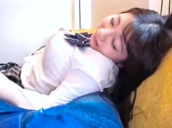 ＜超敏感顔JKのメストロ顔＞地味めな塩顔少女のロリ巨乳！デカチンに喉奥を抉られ、アヘアヘで即絶頂しちゃう過激SEXなｗ