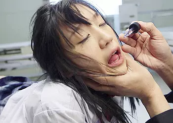【JK中出し輪姦】麻薬組織を内偵していた微乳女子高生が拘束され強制フェラに制服着衣寝バック子作り受精肉便器凌辱される!