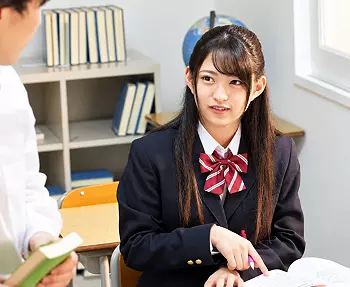 【真面目ギャル】「え&hellip;こんな可愛くなったの？」昔は地味だったスレンダーエロ貧乳な少女がギャル風ビッチに大変身！
