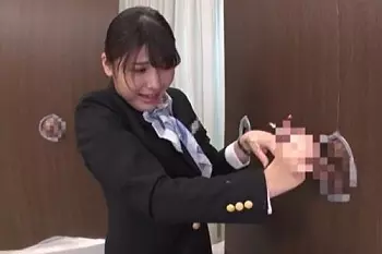 【素人参加】シゴいてしゃぶってヌキまくり！昼休み中のCAが無数に生えた壁チンポの射精1発10万円チャレンジ！