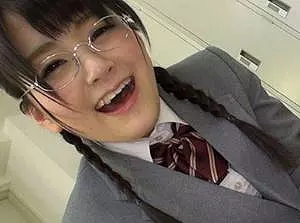 小便生徒会長 木村つな!!チンポにおしっこ放尿！