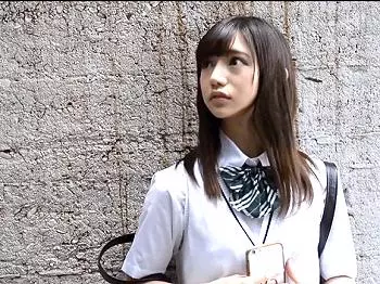 『超可愛いWWWマジで最高JK降臨WWW』貧乳のJKに体の隅々まで舐めさせ爆走突き繰り返す変態男
