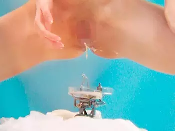 【エロ企画】ザーメンを収集で脱出できる羞恥な挑戦！スレンダー貧乳JDが友達デカチンをフェラ抜き♡《連続射精＆連続中出し》