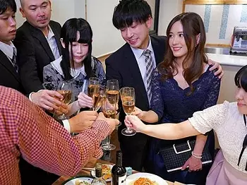 【同窓会レイプ】憧れの同級生を犯す変態クラスメイト『ちょっと、何を飲ませたのよ&hellip;』強引ちんぽに潮吹いてイキまくっちゃう！