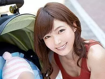 【21歳】【28歳】心優しい看護師と美人妻が下半身に悩む男性のためにゴム無し種付けエッチ！