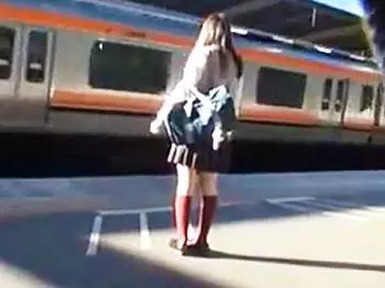 ■個人撮影■本当は中学生の女児みたいなので掲載削除アリ♪処女っぽくて幼い女子校生に痴漢した映像が流出ｗ■美少女ロリJC■