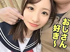 【素人】「オチンチンおっきくなってる♡」吹奏楽部に所属している女子校生！年の離れたおじさん彼氏とホテルでSEX！